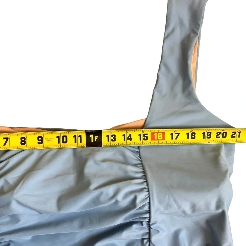 J. Crew size 24